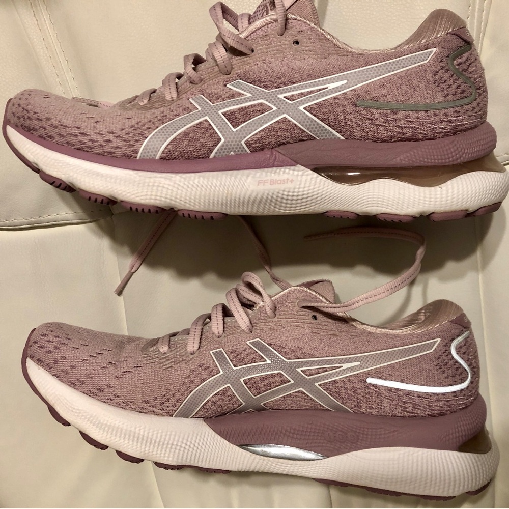 Women’s size 8 (US) ASICS Gel Nimbus 24. - Picture 7 of 10